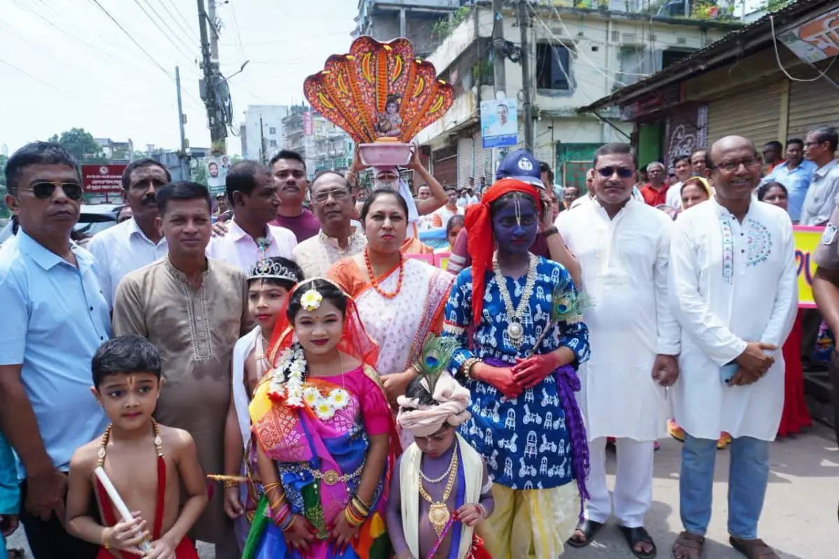 শেরপুরে জন্মাষ্টমী উপলক্ষে বর্ণাঢ্য শোভাযাত্রা