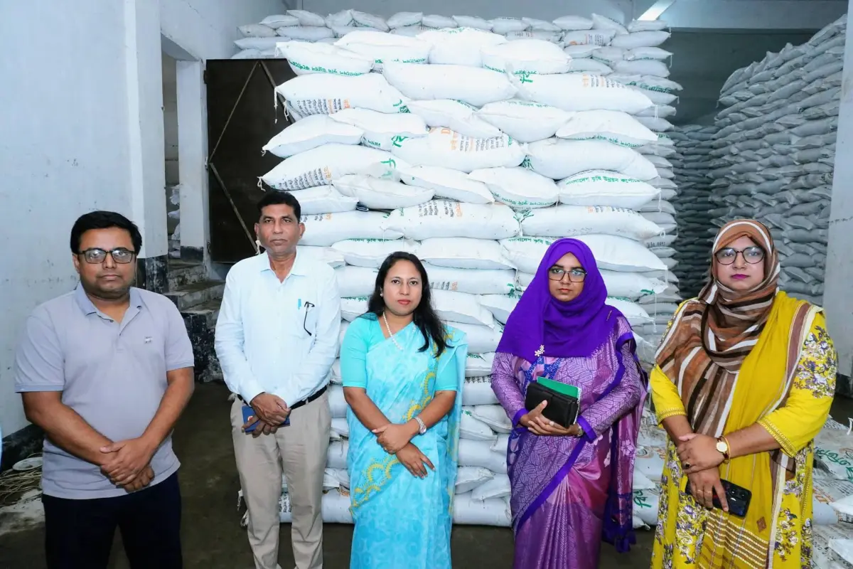 শেরপুরে কৃষকদের অধিকার ও ন্যায্যমূল্য নিশ্চিতকরণে সার ডিলারদের কার্যক্রম পরিদর্শন