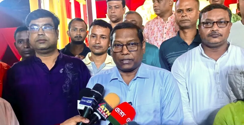 দুর্গোৎসবে সাম্প্রদায়িক সম্প্রীতি বিনষ্টের চক্রান্ত ঐক্যবদ্ধভাবে প্রতিহত করা হবে: বিভাগীয় কমিশনার