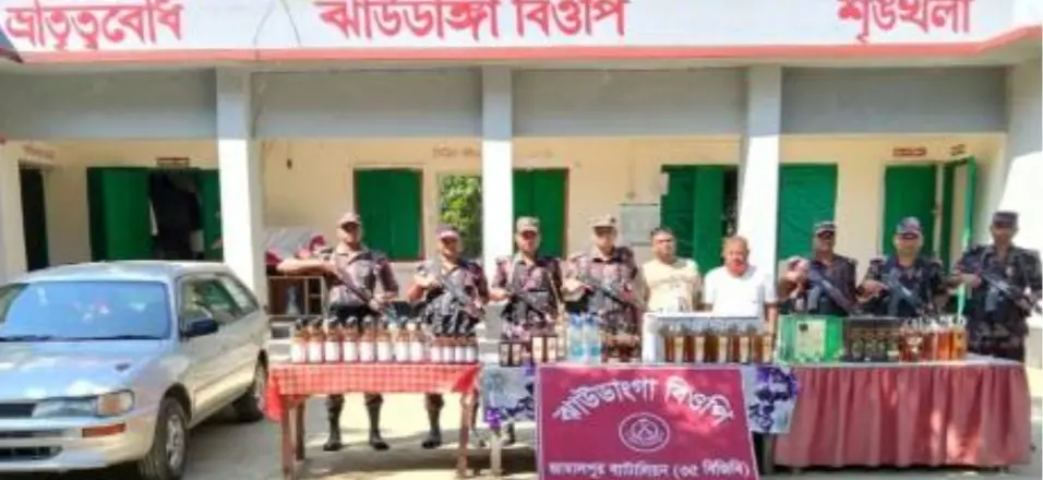 দেওয়ানগঞ্জে প্রাইভেটকার থেকে ২১৫ বোতল ভারতীয় মদ জব্দ, আটক ২