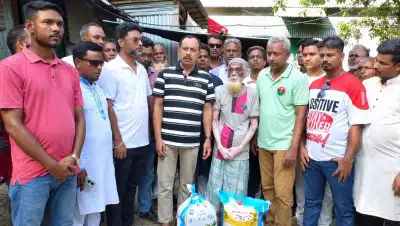 শেরপুরে অসহায় হতদরিদ্র দম্পতির পাশে যুবদল নেতৃবৃন্দ