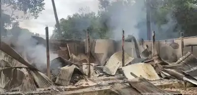 খাগড়াছড়ির মানিকছড়িতে আগুনে ঔষধের গোডাউনসহ ৫ দোকান পুড়ে ছাই